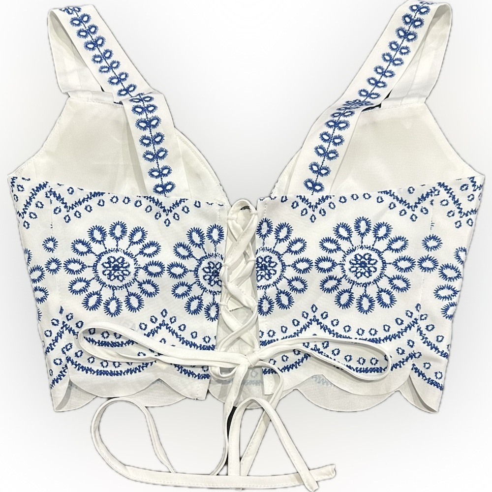 CoMMENSE Embroidered Eyelet Corset Style Crop Top - Picture 8 of 11